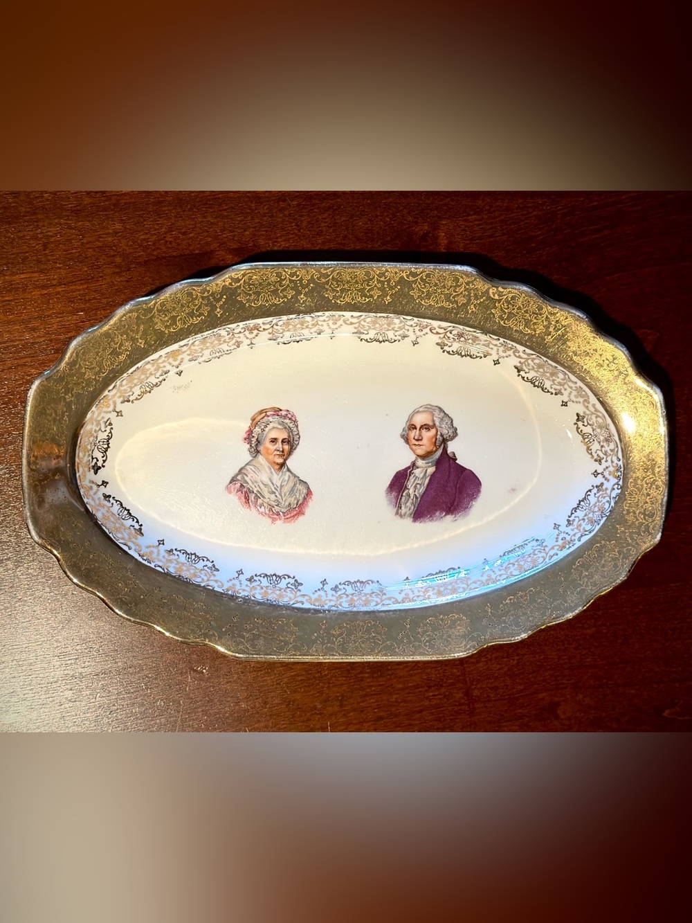 CapsCo George and Martha Washington Serving plate, Gold trim